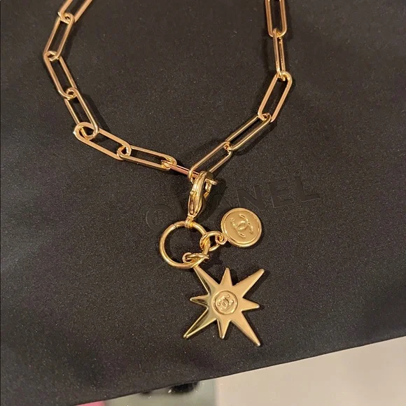 Gold Paperclip Charm Bracelet - Picture 4 of 5